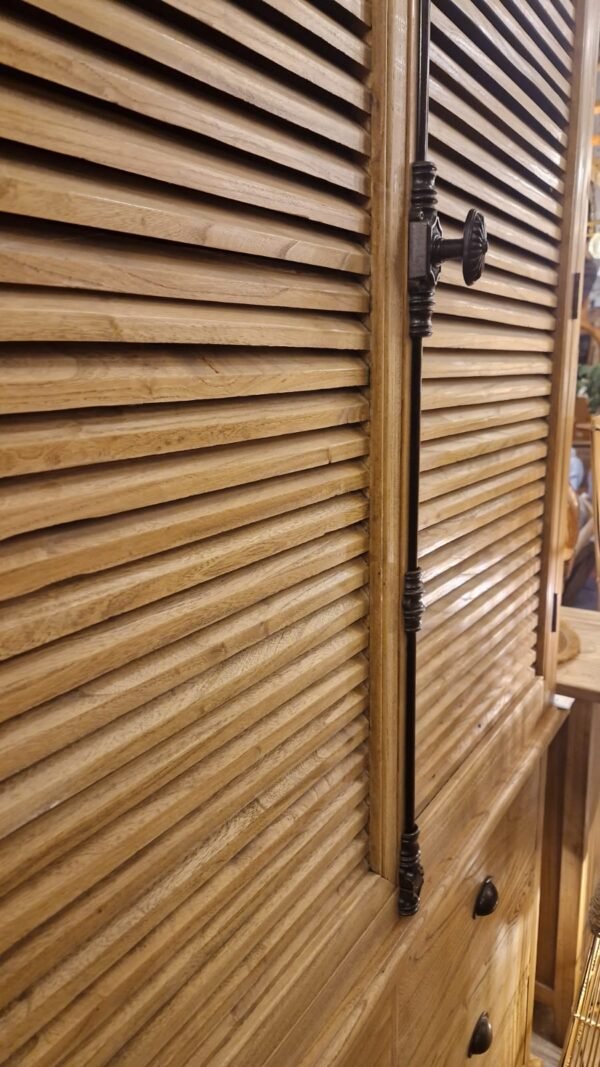 ⁦ארון עץ לונדון⁩ – תמונה ⁦2⁩