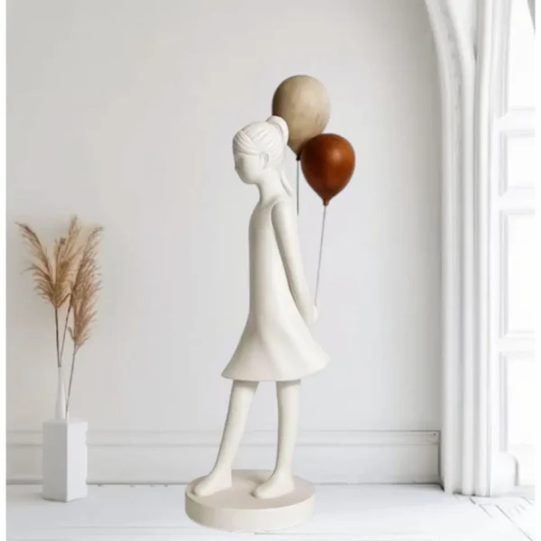 ליידי לונה פסל ליידי לונה – תמונה 1